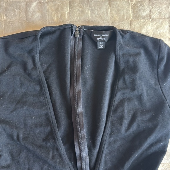 Chrissy Teigen x Revolve Get Low Midi Dress XS NEW black LBD soft jersey - Picture 5 of 10